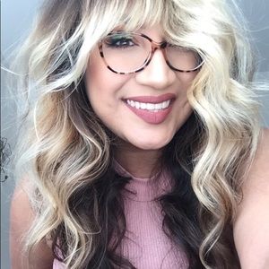 Meet your Posher, Elvira